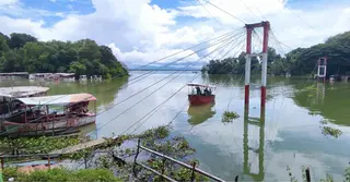 দেড় মাস পানির নিচে রাঙামাটির ঝুলন্ত সেতু, কমেছে পর্যটক, রাজস্ব বঞ্চিত সরকার